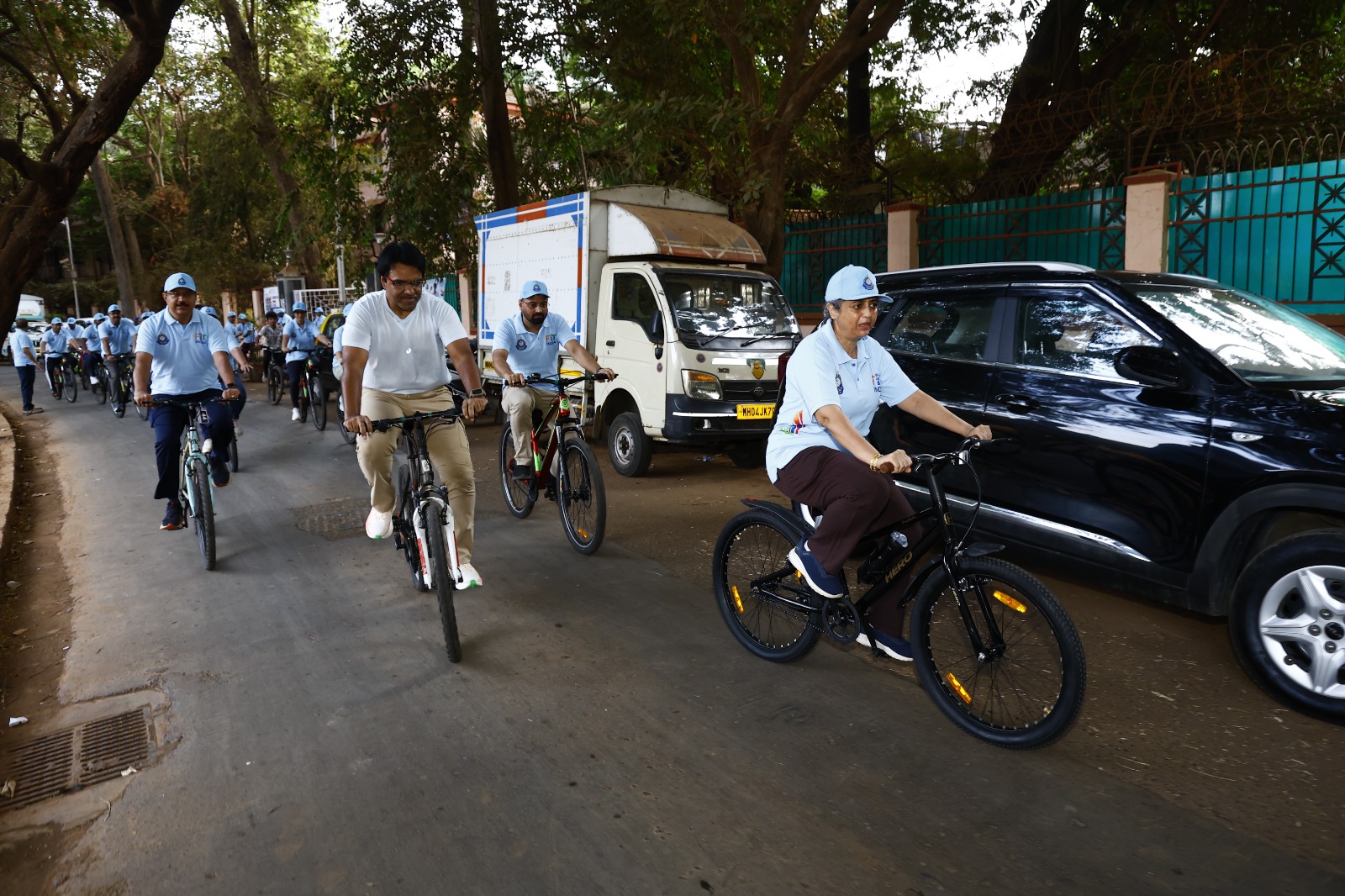 Cyclists participating in a Sundays on Cycle Fit India event