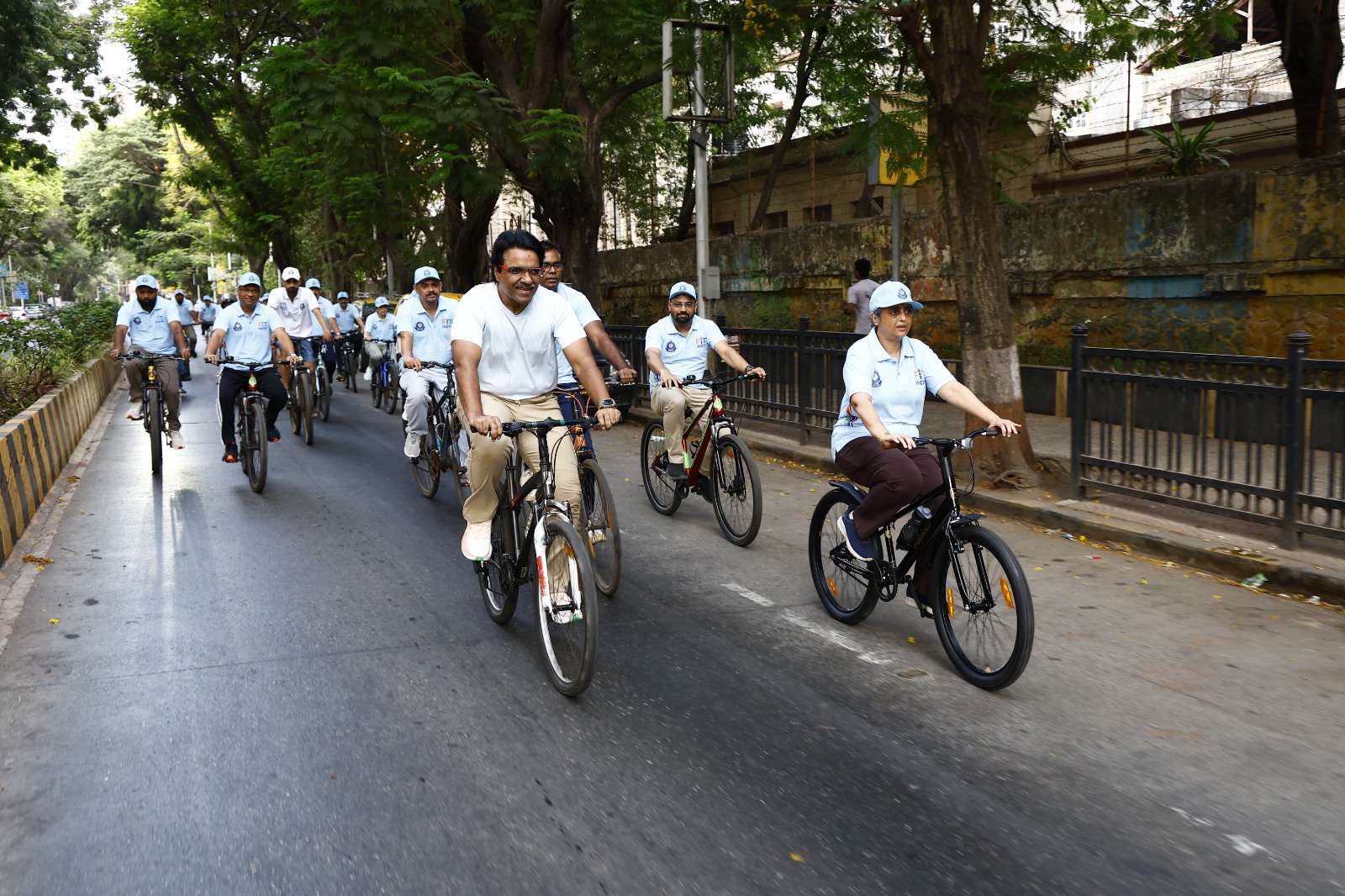 Cyclists participating in a Sundays on Cycle Fit India event